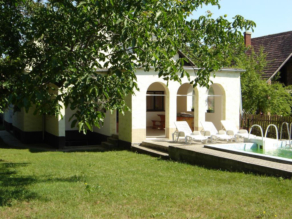 Somogyi Vendeghaz Villa Zamárdi Exterior photo